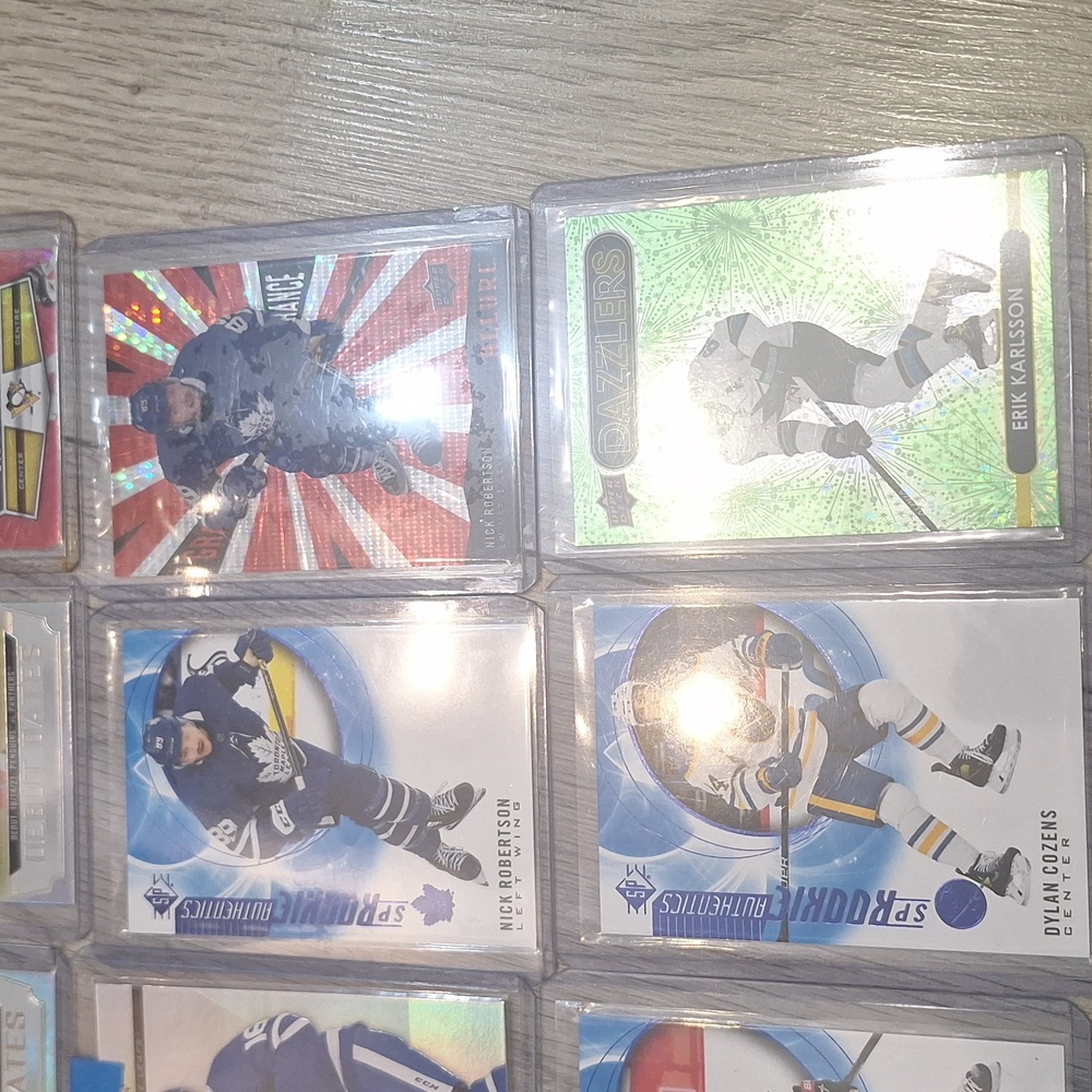 (SAVE 30% WHEN BUNDLE 2 OR MORE ITEMS) 16 Premium Hockey Cards - Picture 5 of 5